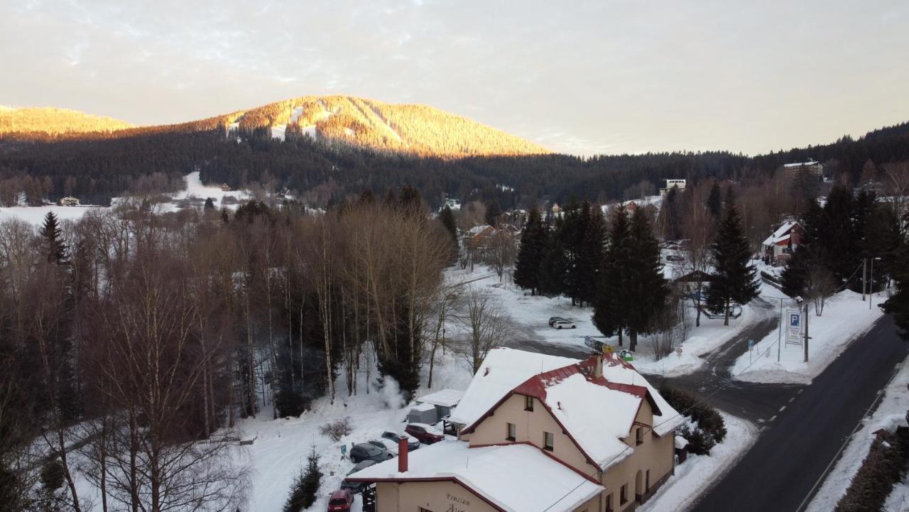Pension Aura Spicak, Nektere Pokoje Se Saunou Železná Ruda Buitenkant foto